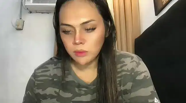 Snapshot of _MissKhimberlyXxx_ chatting on 02/23/25, 10:28  MissKhimberlyXxx  online show from 02/23/25, 10:28