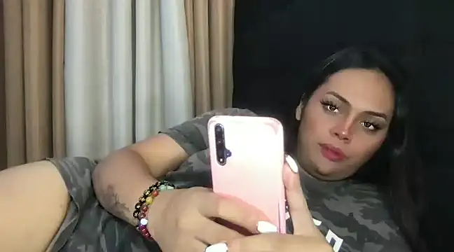 Snapshot of _MissKhimberlyXxx_ chatting on 02/23/25, 04:35  MissKhimberlyXxx  online show from 02/23/25, 04:35