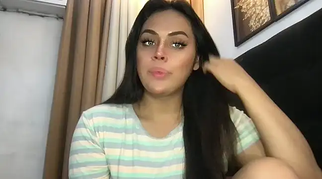 Snapshot of _MissKhimberlyXxx_ chatting on 03/16/25, 01:49  MissKhimberlyXxx  online show from 03/16/25, 01:49