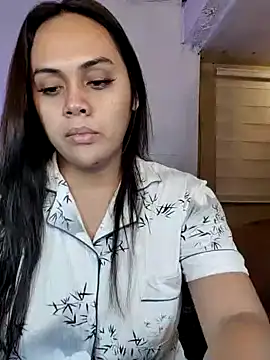 Snapshot of _MissKhimberlyXxx_ chatting on 10/25/25, 12:56  MissKhimberlyXxx  online show from 10/25/25, 12:56