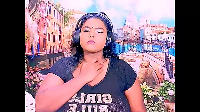 Snapshot of Indianfairy99 chatting on 03/05/26, 07:43 Indianfairy99 online show from 03/05/26, 07:43