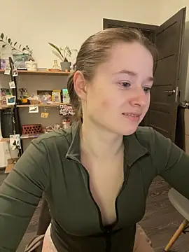 Snapshot of sweetest_pie chatting on 12/28/24, 09:51 sweetest pie online show from 12/28/24, 09:51