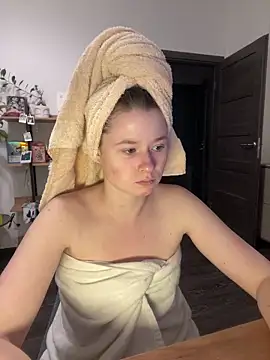 Snapshot of sweetest_pie chatting on 01/10/25, 07:43 sweetest pie online show from 01/10/25, 07:43