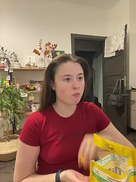 Snapshot of sweetest_pie chatting on 02/07/25, 08:42 sweetest pie online show from 02/07/25, 08:42