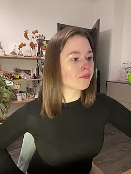 Snapshot of sweetest_pie chatting on 02/19/25, 06:54 sweetest pie online show from 02/19/25, 06:54