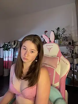 Snapshot of sweetest_pie chatting on 09/23/25, 06:44 sweetest pie online show from 09/23/25, 06:44