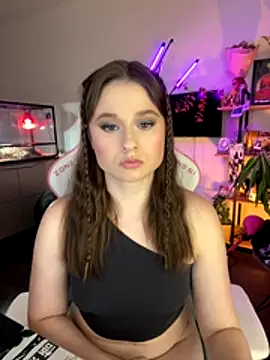 Snapshot of sweetest_pie chatting on 12/13/25, 07:53 sweetest pie online show from 12/13/25, 07:53