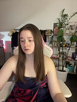 Snapshot of sweetest_pie chatting on 04/04/26, 05:10 sweetest pie online show from 04/04/26, 05:10