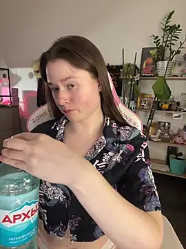 Snapshot of sweetest_pie chatting on 04/14/26, 07:31 sweetest pie online show from 04/14/26, 07:31