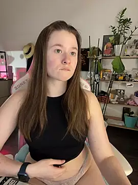 Snapshot of sweetest_pie chatting on 04/15/26, 05:53 sweetest pie online show from 04/15/26, 05:53