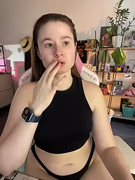 Snapshot of sweetest_pie chatting on 04/16/26, 03:24 sweetest pie online show from 04/16/26, 03:24