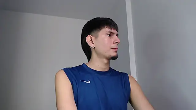 Snapshot of imdavo23 chatting on 11/10/25, 05:01 imdavo23 online show from 11/10/25, 05:01