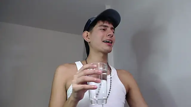 Snapshot of imdavo23 chatting on 12/15/25, 06:56 imdavo23 online show from 12/15/25, 06:56