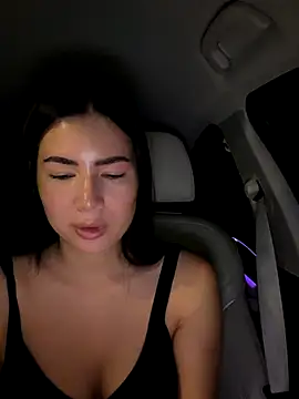 Snapshot of clairewntr chatting on 12/17/25, 06:25 clairewntr online show from 12/17/25, 06:25