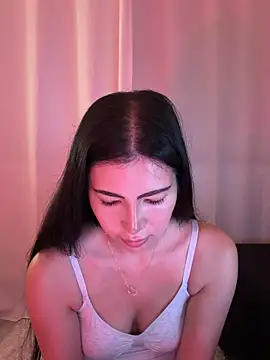 Snapshot of clairewntr chatting on 04/19/26, 08:22 clairewntr online show from 04/19/26, 08:22