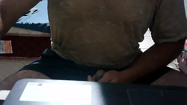 Snapshot of eduar570 chatting on 12/20/25, 07:04 eduar570 online show from 12/20/25, 07:04