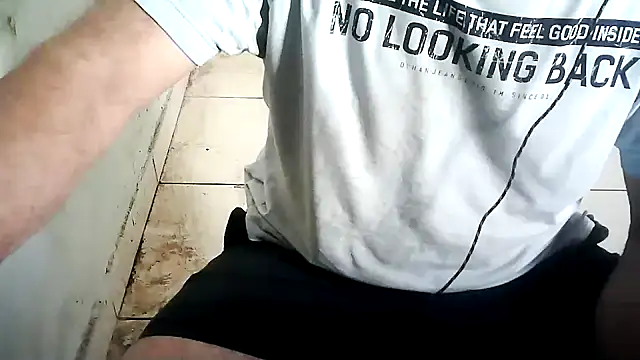 Snapshot of eduar570 chatting on 03/15/26, 01:17 eduar570 online show from 03/15/26, 01:17