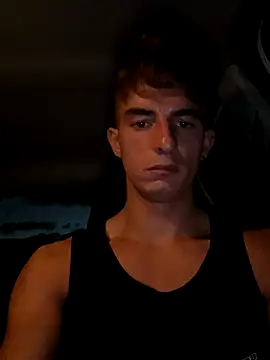 Snapshot of alessandro893000 chatting on 10/05/25, 04:00 alessandro893000 online show from 10/05/25, 04:00