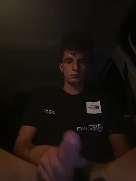 Snapshot of alessandro893000 chatting on 10/16/25, 01:39 alessandro893000 online show from 10/16/25, 01:39