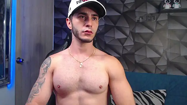 Latino stud4u online show from 10/17/25, 01:31