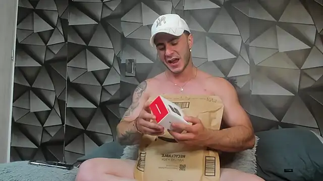 Latino stud4u online show from 03/20/26, 11:31