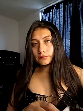 Snapshot of _Danna chatting on 12/02/24, 03:25 Danna online show from 12/02/24, 03:25