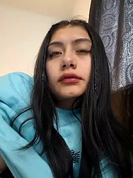 Snapshot of _Danna chatting on 01/07/25, 08:42 Danna online show from 01/07/25, 08:42