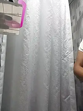 aisha latina online show from 12/15/25, 01:59