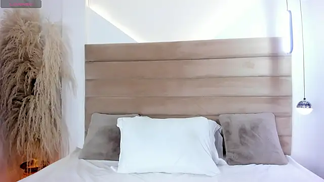 ValerieDiaz  online show from 01/30/25, 12:06