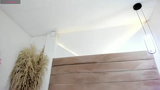 ValerieDiaz  online show from 10/07/25, 12:02