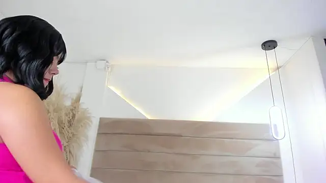 ValerieDiaz  online show from 10/08/25, 12:14