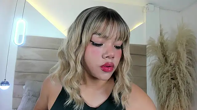 ValerieDiaz  online show from 10/21/25, 12:17