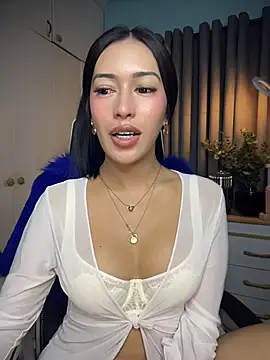 Snapshot of Jasmine_Elcock chatting on 05/05/26, 12:18 Jasmine Elcock online show from 05/05/26, 12:18