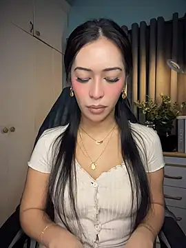 Snapshot of Jasmine_Elcock chatting on 05/05/26, 07:44 Jasmine Elcock online show from 05/05/26, 07:44