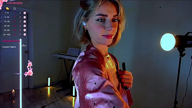 Snapshot of Arielle__03 chatting on 11/23/25, 09:47 Arielle 03 online show from 11/23/25, 09:47