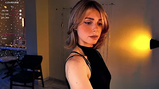 Snapshot of Arielle__03 chatting on 03/20/26, 02:05 Arielle 03 online show from 03/20/26, 02:05