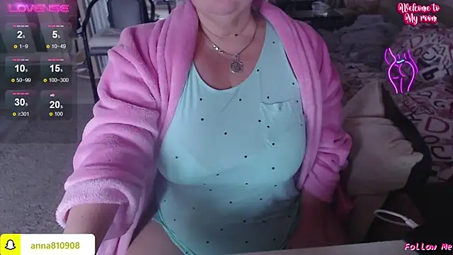 femme fatale1 online show from 12/15/25, 08:51