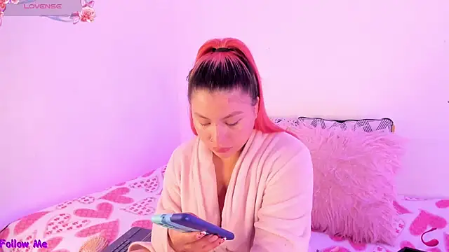 SophieRossi online show from 10/04/25, 01:42