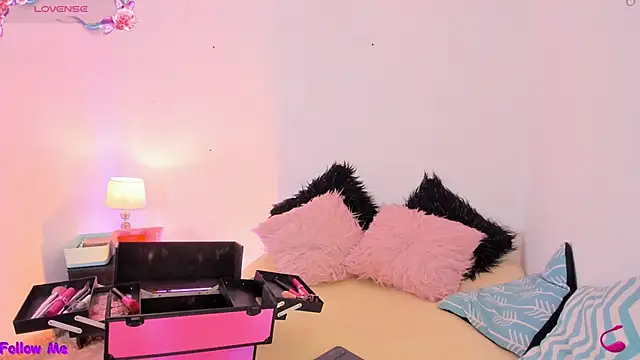 SophieRossi online show from 11/11/25, 04:12