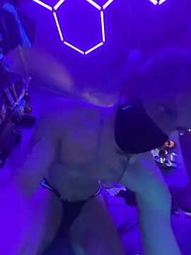 Snapshot of Cloudd_Kingg_Iceyyy chatting on 04/07/26, 03:45 Cloudd Kingg Iceyyy online show from 04/07/26, 03:45