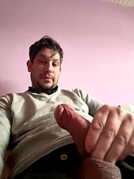 Snapshot of Taxidriver1988 chatting on 12/02/24, 09:45 Taxidriver1988 online show from 12/02/24, 09:45