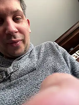 Snapshot of Taxidriver1988 chatting on 03/18/25, 03:42 Taxidriver1988 online show from 03/18/25, 03:42