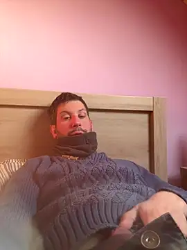 Snapshot of Taxidriver1988 chatting on 12/15/25, 02:43 Taxidriver1988 online show from 12/15/25, 02:43