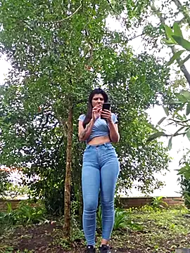 Snapshot of Yuky_ta chatting on 02/15/25, 03:50 Yuky ta online show from 02/15/25, 03:50