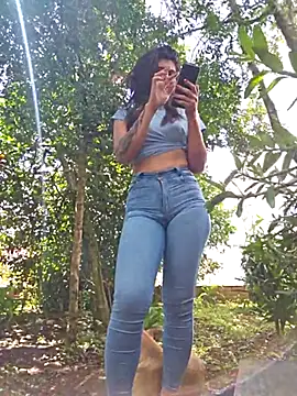 Snapshot of Yuky_ta chatting on 02/15/25, 06:55 Yuky ta online show from 02/15/25, 06:55