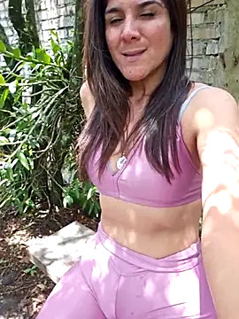 Snapshot of Yuky_ta chatting on 02/28/25, 05:48 Yuky ta online show from 02/28/25, 05:48