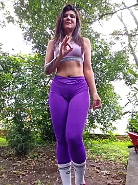 Snapshot of Yuky_ta chatting on 03/05/25, 06:12 Yuky ta online show from 03/05/25, 06:12