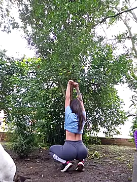 Snapshot of Yuky_ta chatting on 03/15/25, 02:45 Yuky ta online show from 03/15/25, 02:45