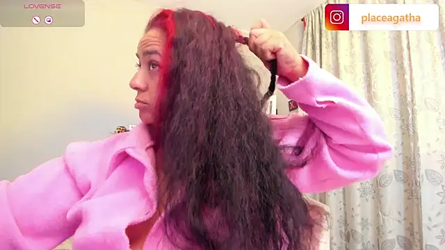 Snapshot of agathaxxx-69 chatting on 01/08/25, 04:44 agathaxxx-69 online show from 01/08/25, 04:44