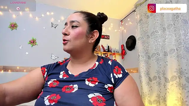 Snapshot of agathaxxx-69 chatting on 03/23/25, 05:21 agathaxxx-69 online show from 03/23/25, 05:21